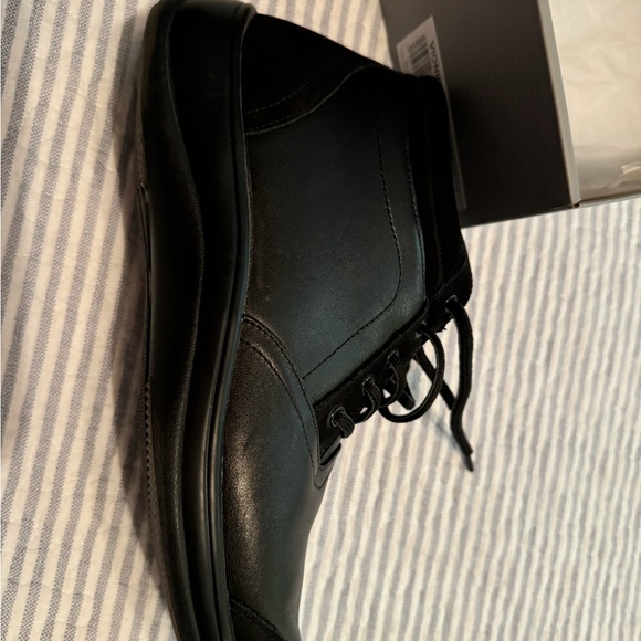 Vionic Boots - Picture 3 of 5